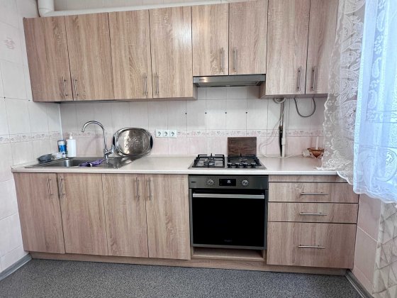 Тростянецька 6Ж, оренда 2-к квартири, метро Харківська, є газ! Киев