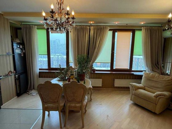 Квартира-студія поруч  з метро Звіренецька Київ