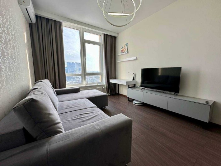 Без% 1 кімнатна 38 Перлина Центр Жилянська 68  Голосієвський генератор - фото 1