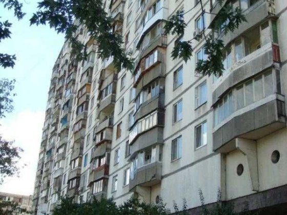 Актуальную сдам однокомнатну квартиру  Пр. П. Тычины 13 м. Левобережна Киев