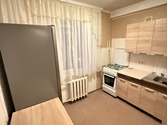 Здам 1-кiмнатну квартиру вул.Сiрожупанникiв 36 Киев