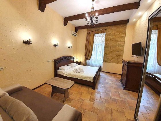 Центр Майдан 2 к, 2 спальни, душ, 55 кв м, 2 эт., решетки, от Хозяина Киев