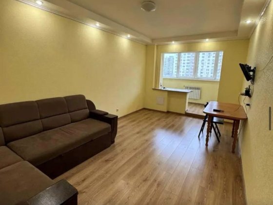 Оренда 2к квартири метро Позняки 4 поверх Киев