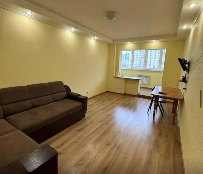 Оренда 2к квартири метро Позняки 4 поверх - фото 1