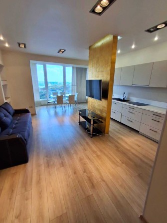 Оренда трикімнатної квартири Старонаводницька 8б - фото 1