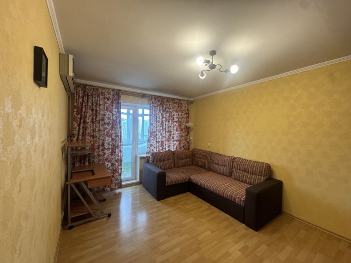 Двушка роздільна Срібнокільська 16 біля метро Осокорки - фото 1