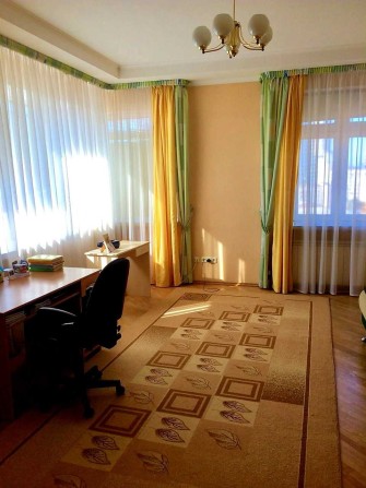 Здається 3-х кімнатна кв, 124 кв.м по вул. Лєскова 1-А 12 поверх - фото 1