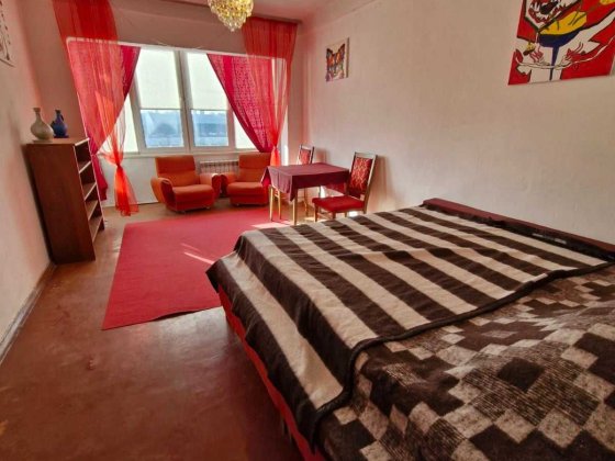 Оренда 2 - кімнатної квартири біля метро Лівобережна. Київ