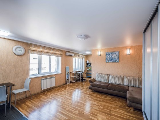 вулиця Ігорівська 2/6 поділ, метро поштова площа 2 -х кімнатна Київ