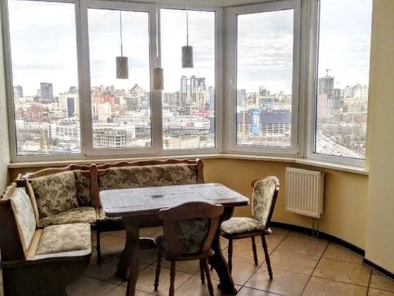 Здається 2-х кімнатна квартира  м.Деміївська Київ