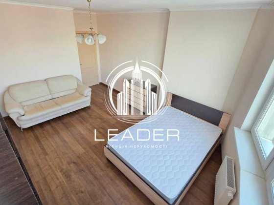 1 к. Ревуцкого, 7 В, м. Харьковская. Позняки. Есть вода. Киев