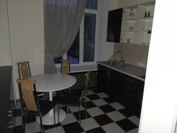 Оренда 2к квартири в центрі - фото 1