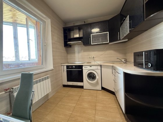 Оренда 3 кімнатної вул А.Ахматової , 4 м. Київ метро Позняки Киев