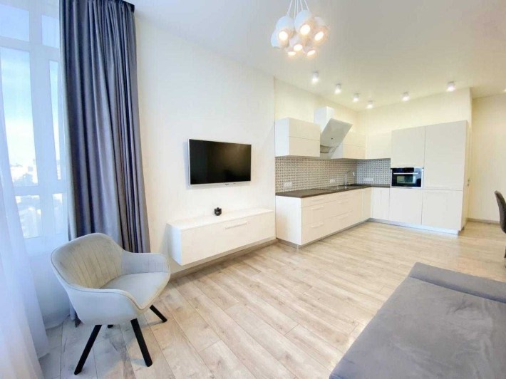 Генератор 2к кв Джона Маккейна ЖК бізнес-клас Central Park М Либідська - фото 1