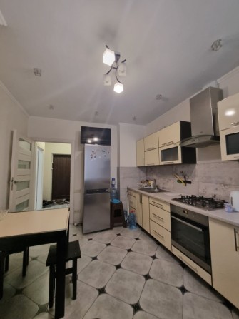 Сдам евродвушку на Бочарова - фото 1