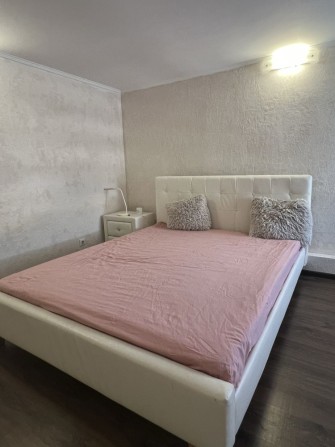 Сдам просторную  двухкомнатную квартиру в ЖК БАСТМА - фото 1