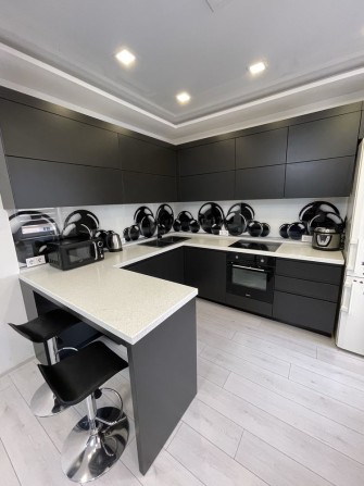 Сдам классную квартиру студию Таирова Небесной Сотни - фото 1