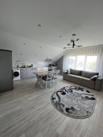 Здам 3-кімнатну квартиру з кухнею-студією в приватному будинку, Тячів - фото 1