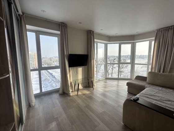 Оренда 3 кімнатноі квартири 80 м2 з панорамними вікнами, сфера Святопетрівське