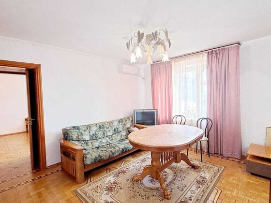 Роздільна простора 3к, м Дарниця, Г.Тороповського 37, можна з котом Киев