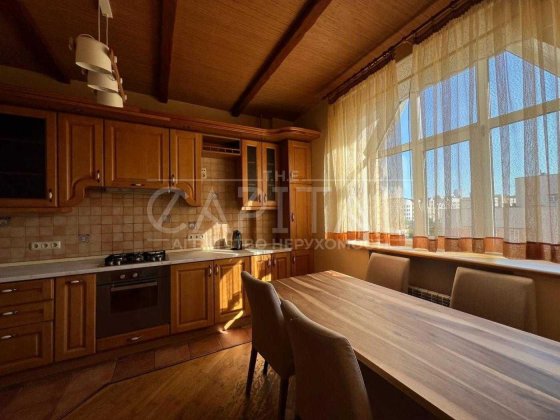 Оренда  3-х кімнатної квартири Поділ Киев