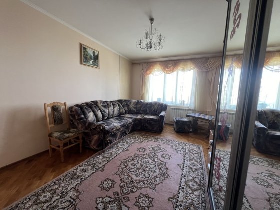 Бажана 7б метро Харківька Киев