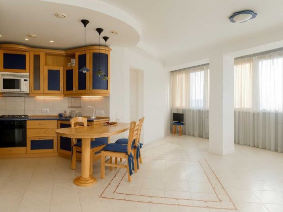 Оренда 3-ої квартири вулиця Бастіонна 15 Газ 3 поверх Печерський Центр Киев