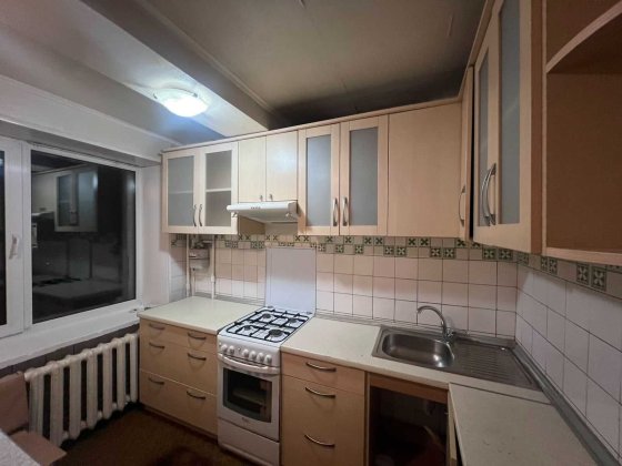 Затишна 2-кімнатна квартира по пр-т Леся Курбаса, 1А Київ