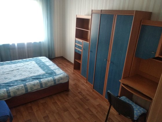 м.Васильківська  ОРЕНДА  2-ї кв. Вул. Максимовича 7. Є бомбосховище. Київ