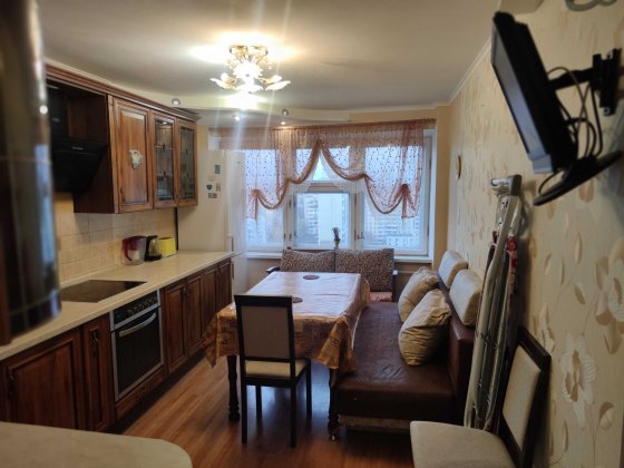 Світло є! Оренда 3к кв зі світлом, Святошинська площа 1, м.Житомирська Київ