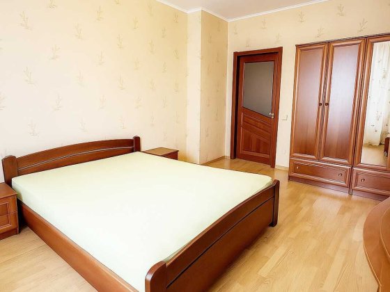 Довгострокова оренда 2 кім квартири Дніпровський Верховної Ради 14Б Київ