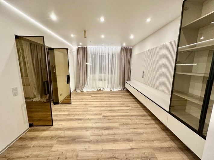 Перша сдача 3 к. з евроремонтом по вул. Мостицька, 26 - фото 1