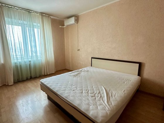 Драгоманова 1Г, 2к квартири, Невисокий поверх, озеро Сонячне, Позняки Киев