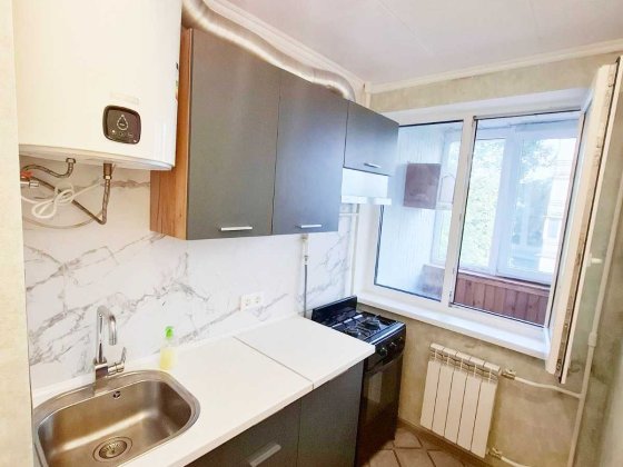 Котельникова 80,Житомирська 7 хвилин!1к квартира невисокий поверх Газ! Киев