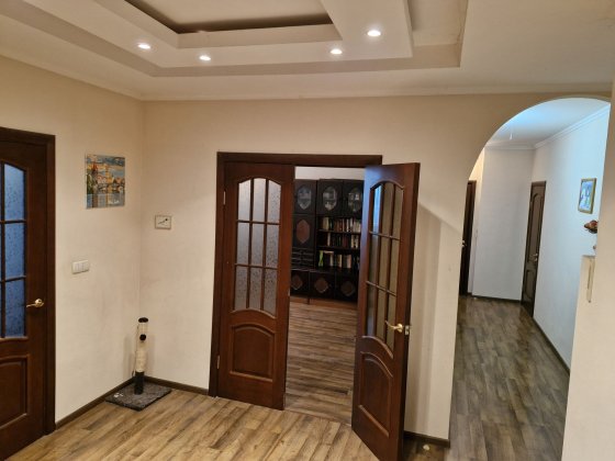 3х кімнатна квартира + парко місце. Оренда. Сім'ї  Стешенків 7 Киев