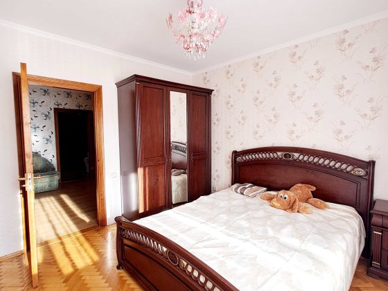 пр-т П. Григоренка 13, 3к квартира, Невисокий поверх,  Є опалення! Киев