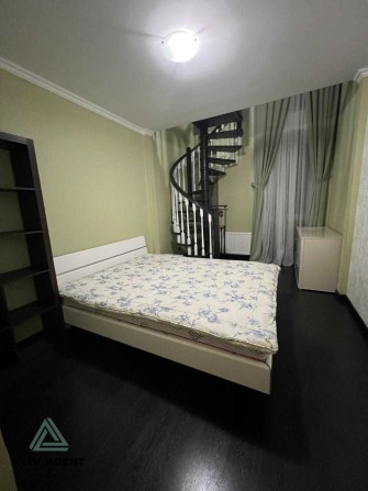 WOW! ІДЕАЛЬНА ДВОХРІВНЕВА 5к ІДЕАЛЬНА для Сім'ї на вул Регенераторна 4 - фото 1