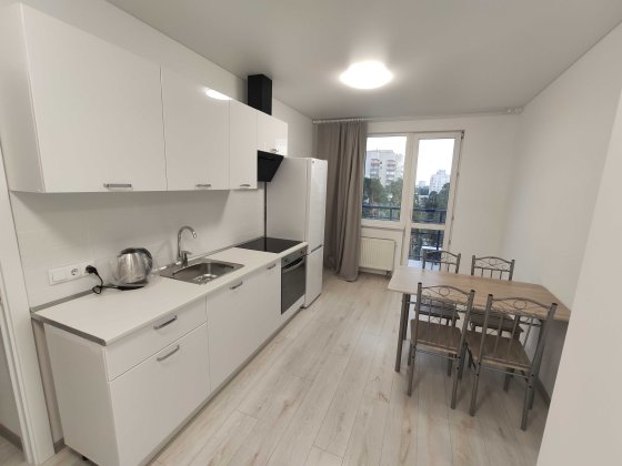 Здам 1 кв метро Житомирська Берестейський проспект 131 а перемоги Київ