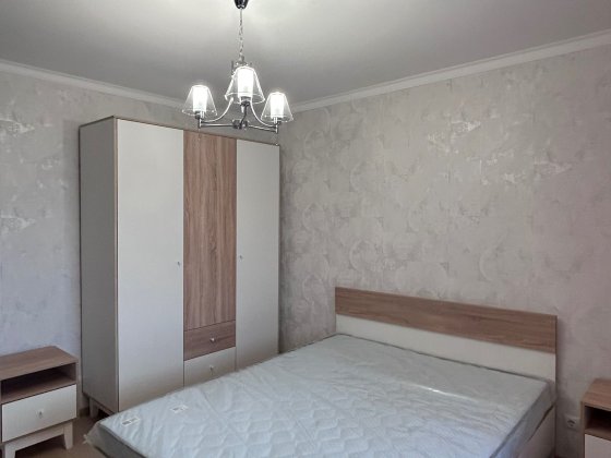 3кімн.кв.72м2, вул. Ужвій ,7 Виноградар Киев