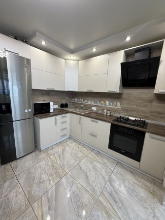 Класна квартира в оренду в ЖК Щасливий, Яблунева 7, поруч Київ, Софія - фото 1