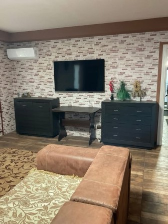 Здаю свою   2 -кімнатну квартиру з ремонтом,меблями і технікою в Києві - фото 1