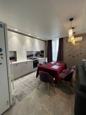 Оренда 2х рівневої квартири Білий Шоколад Білогородка - фото 1