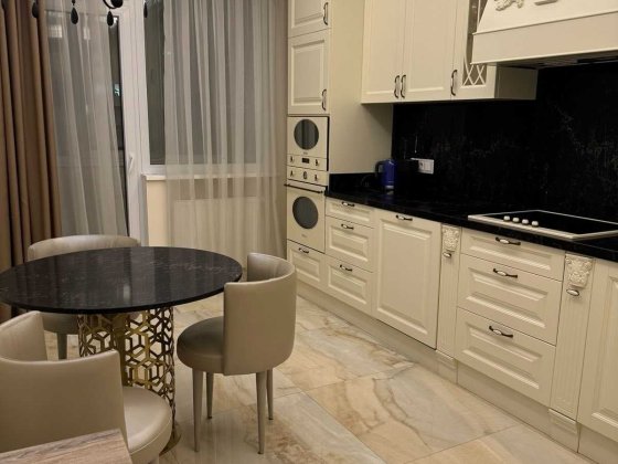 Тепла та роскішна квартира!Метро Олімпійська,"Роял Тауер".Генератор. Київ