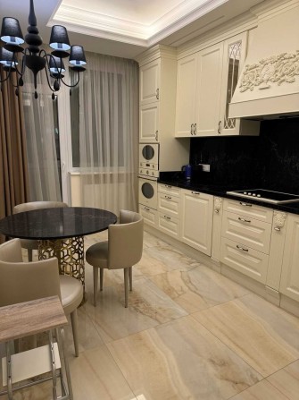 Тепла та роскішна квартира!Метро Олімпійська,"Роял Тауер".Генератор. - фото 1