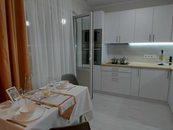 Від ВЛАСНИКА 1-кімнатна, з ГЕНЕРАТОРОМ на Б.Гмирі 20, до метро 10 хв. Київ