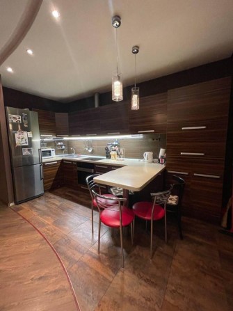 Сдам 3-к квартиру 109м2. ул. Урловская, 11/44. 25000 грн - фото 1