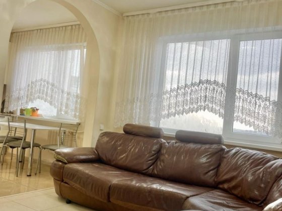 Оренда 2к квартири Київ. Академіка Заболотного 84, м Теремки 10хв Київ