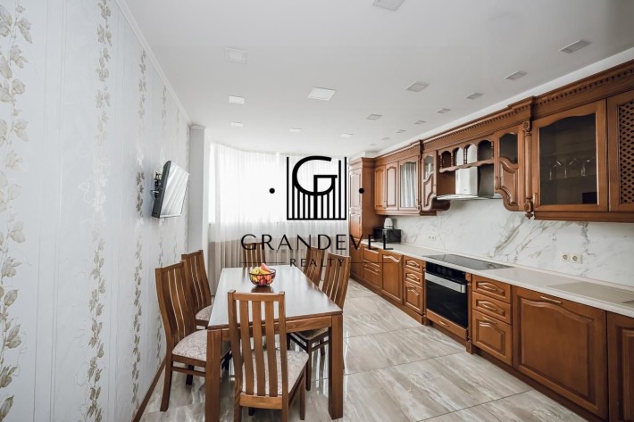 Оренда 2к квартири, вул. Сікорського 4-б, Зелений острів 2. Київ - фото 1