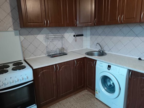 2к.Кошиця 10/21. Метро Харківська, Позняки пішки