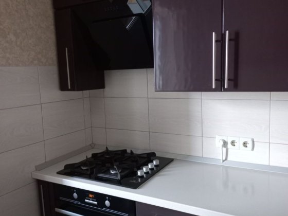 Симиренка 14 Б біля трамваю Киев